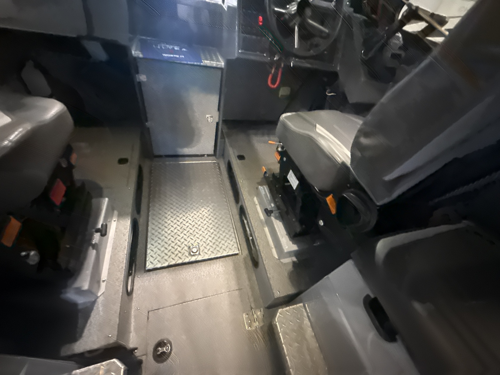 32ft Hewescraft Yacht For Sale