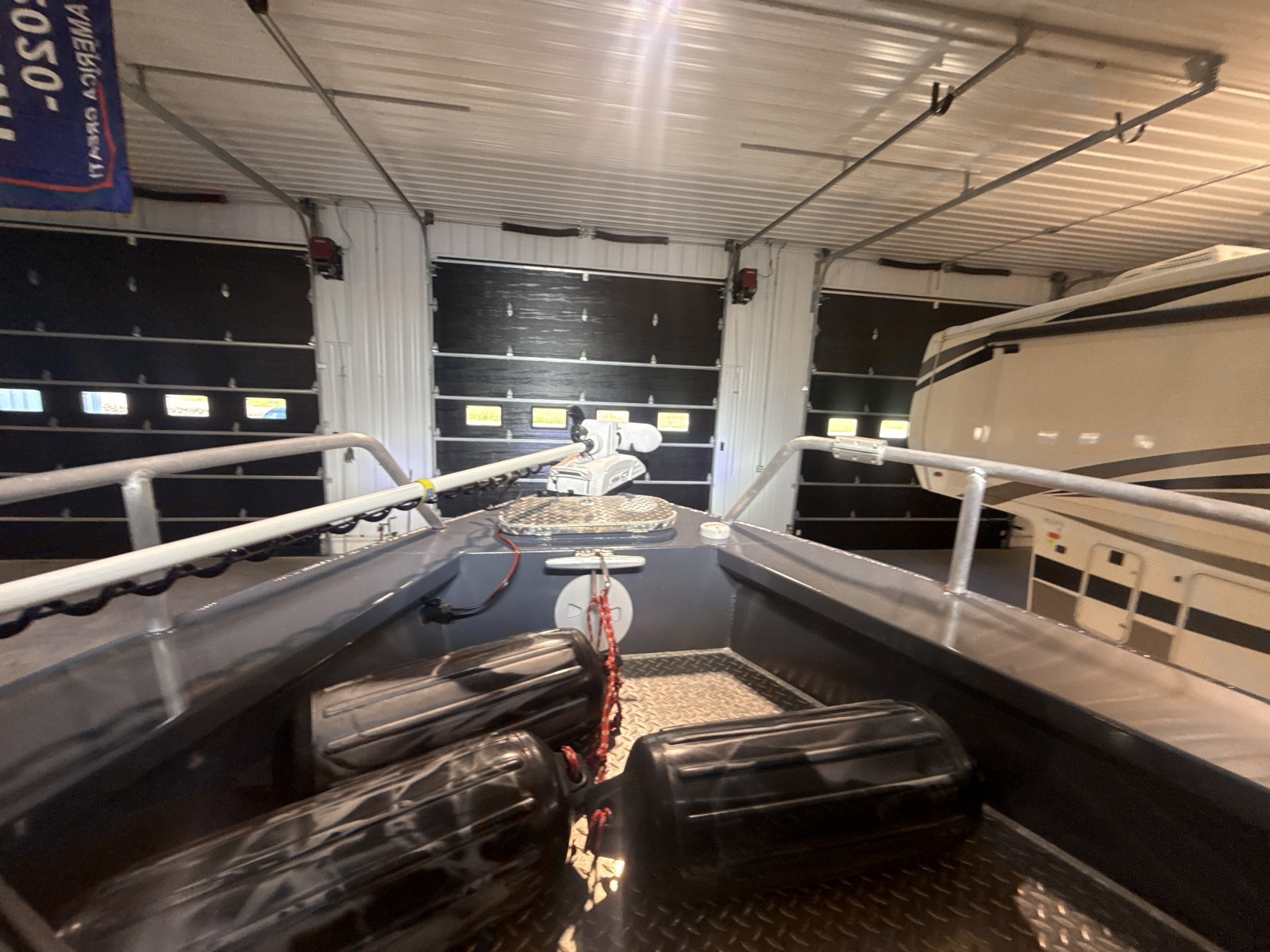 32ft Hewescraft Yacht For Sale
