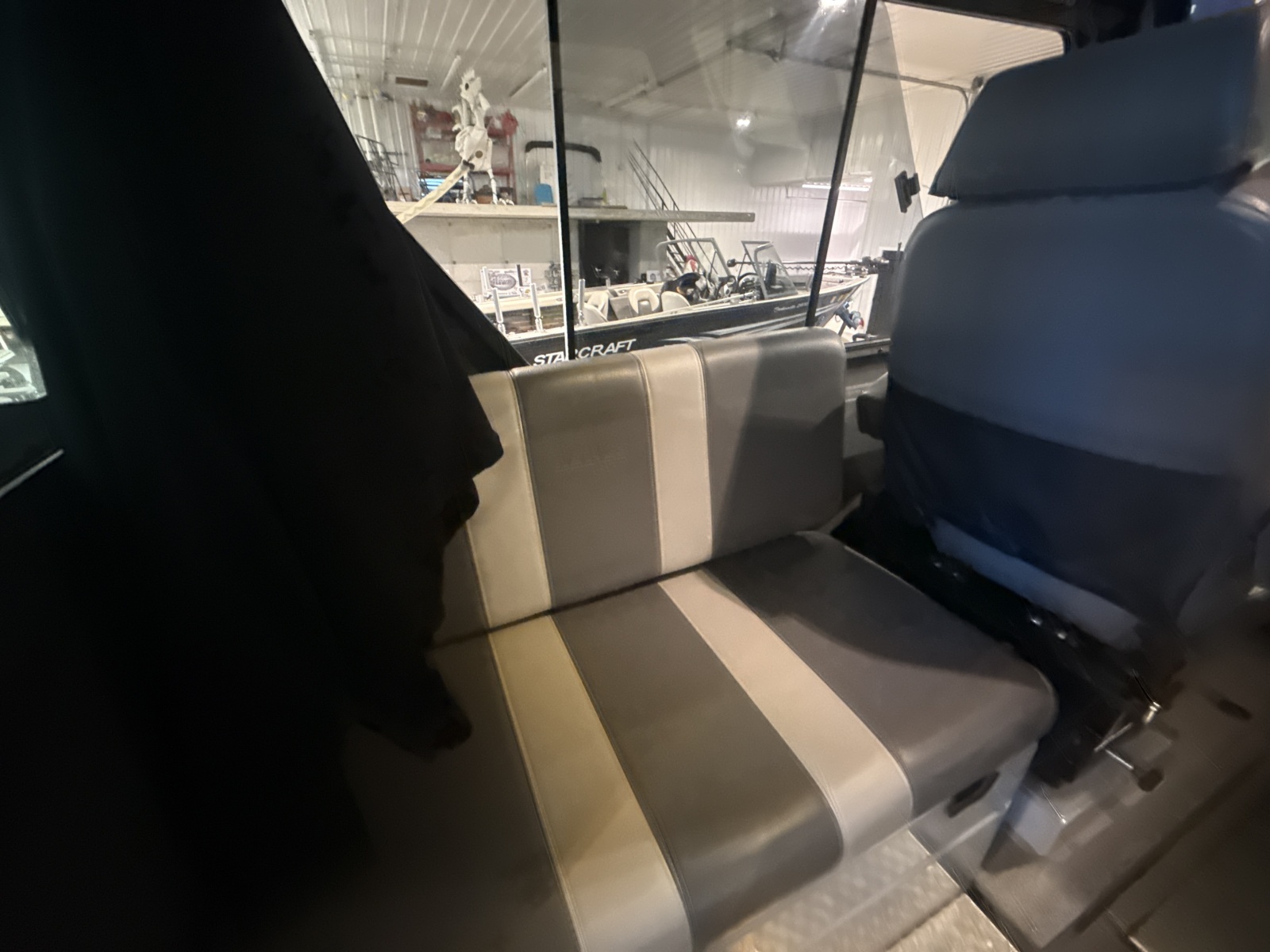32ft Hewescraft Yacht For Sale