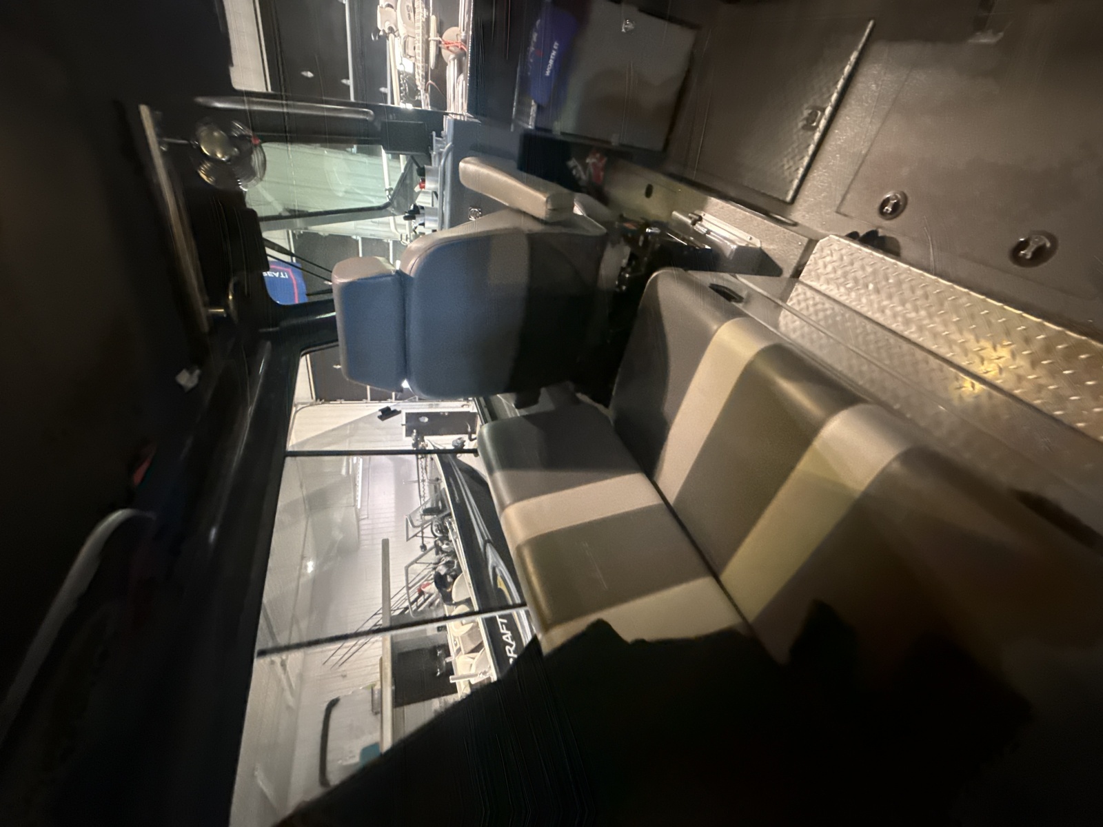 32ft Hewescraft Yacht For Sale