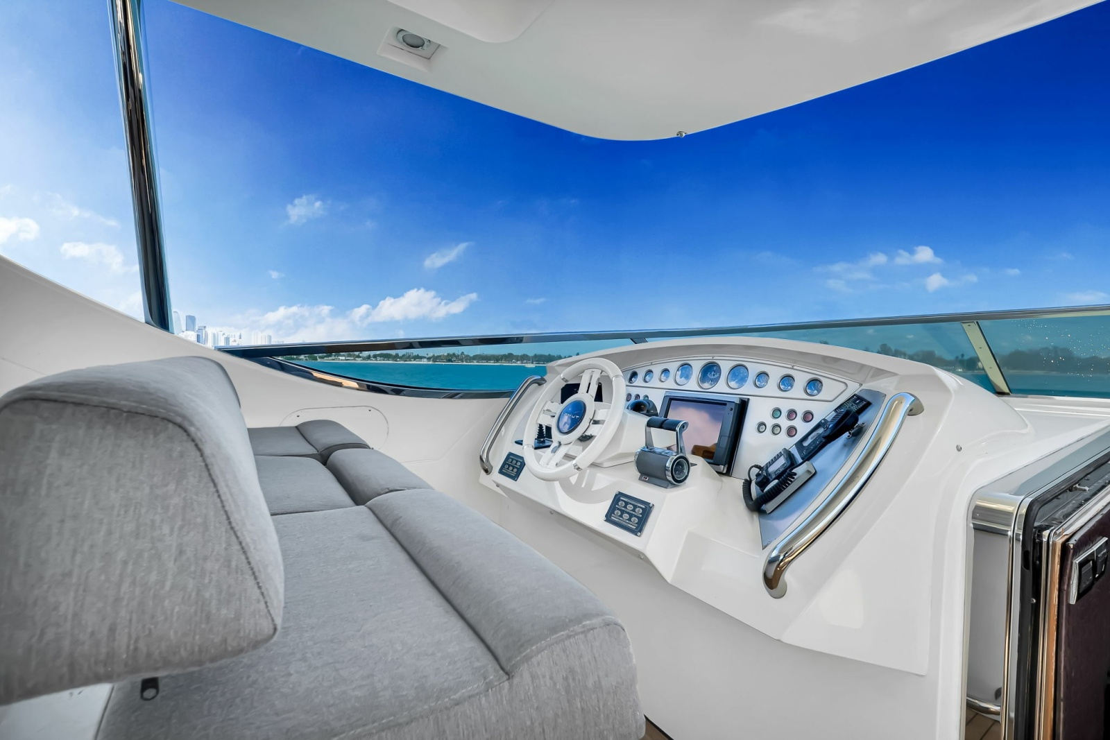 105' 2005 Azimut 105