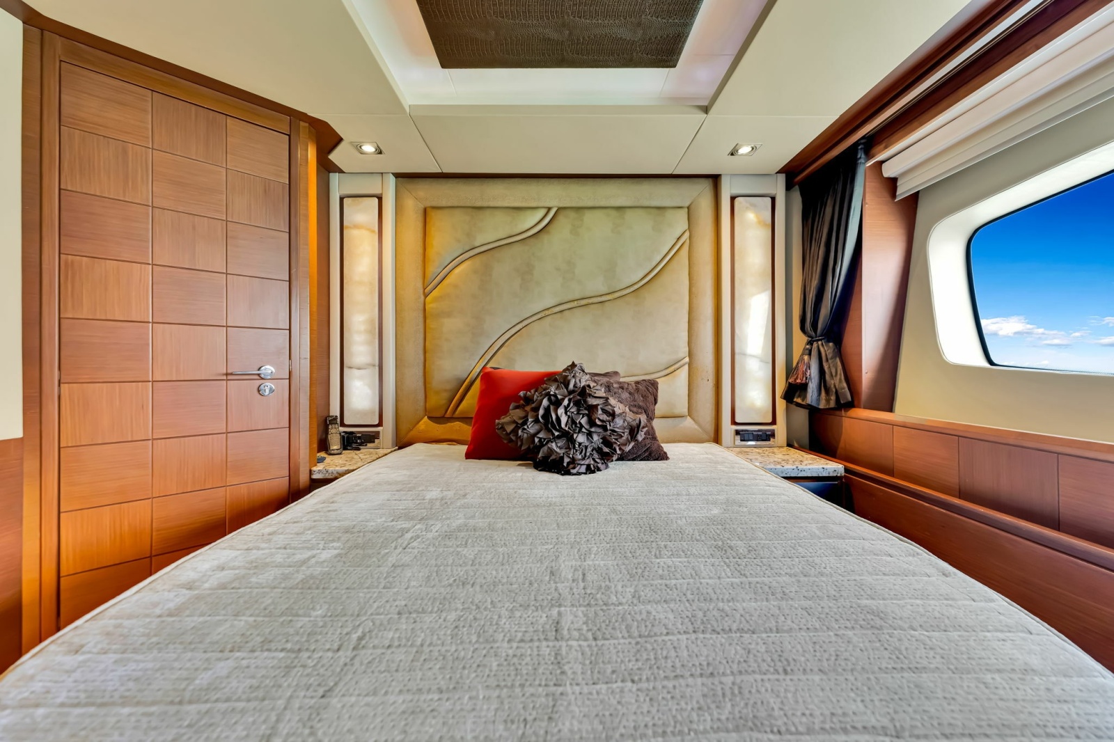 105' 2005 Azimut 105