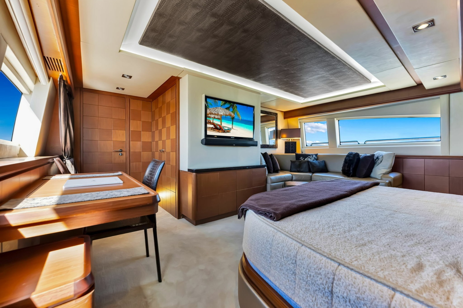 105' 2005 Azimut 105