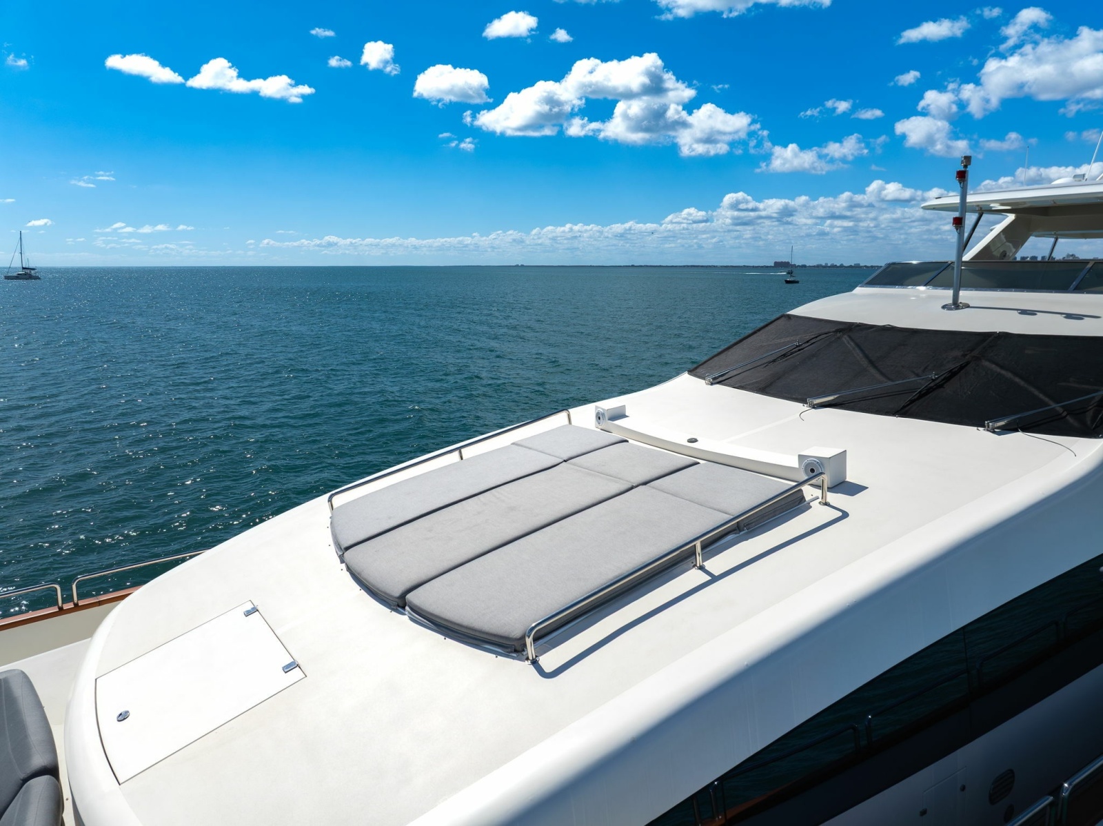 105' 2005 Azimut 105