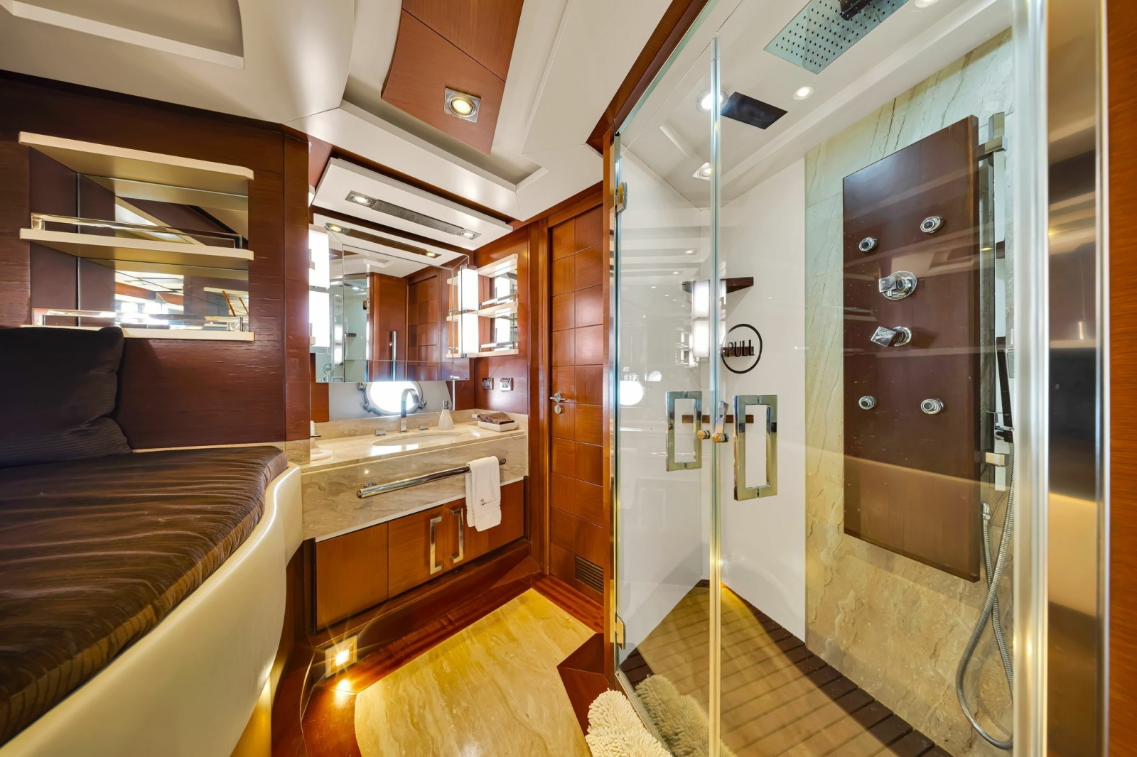 105' 2005 Azimut 105