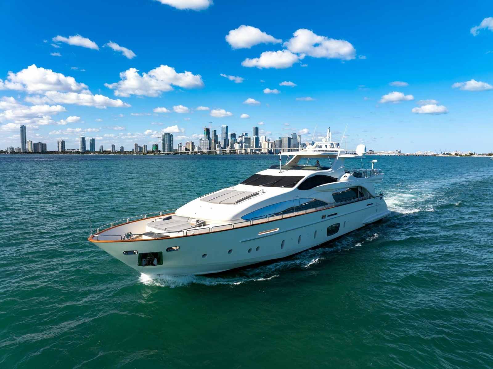 2005 Azimut 105