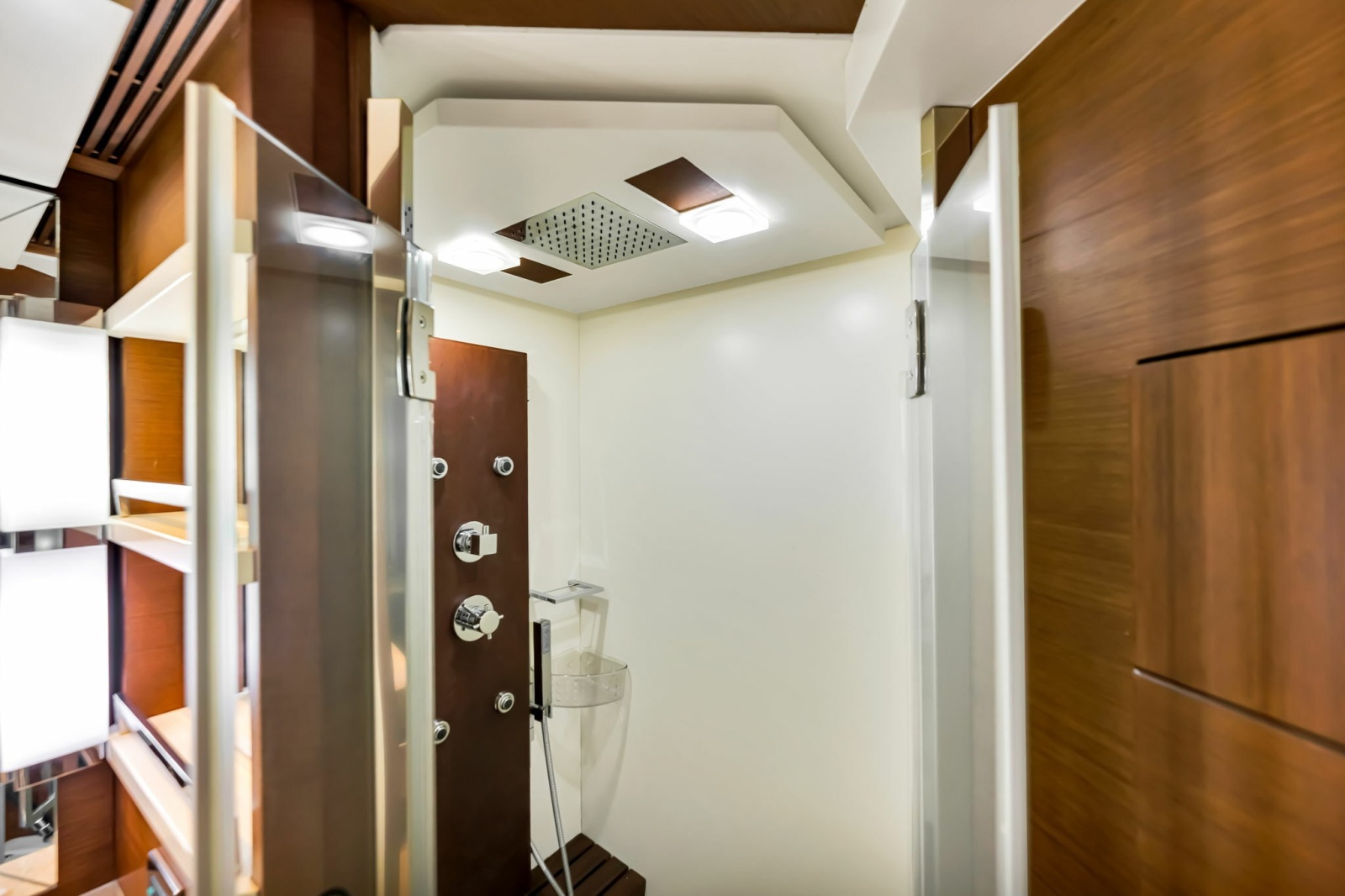 105' 2005 Azimut 105