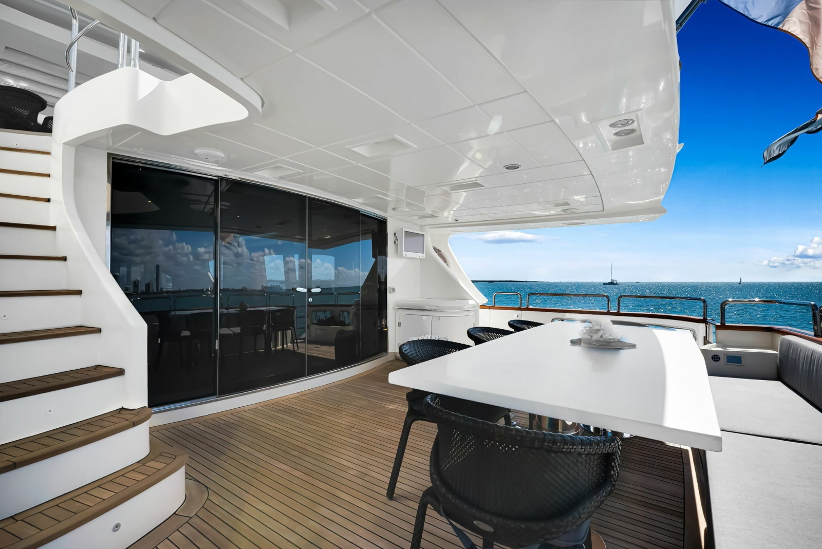 105' 2005 Azimut 105