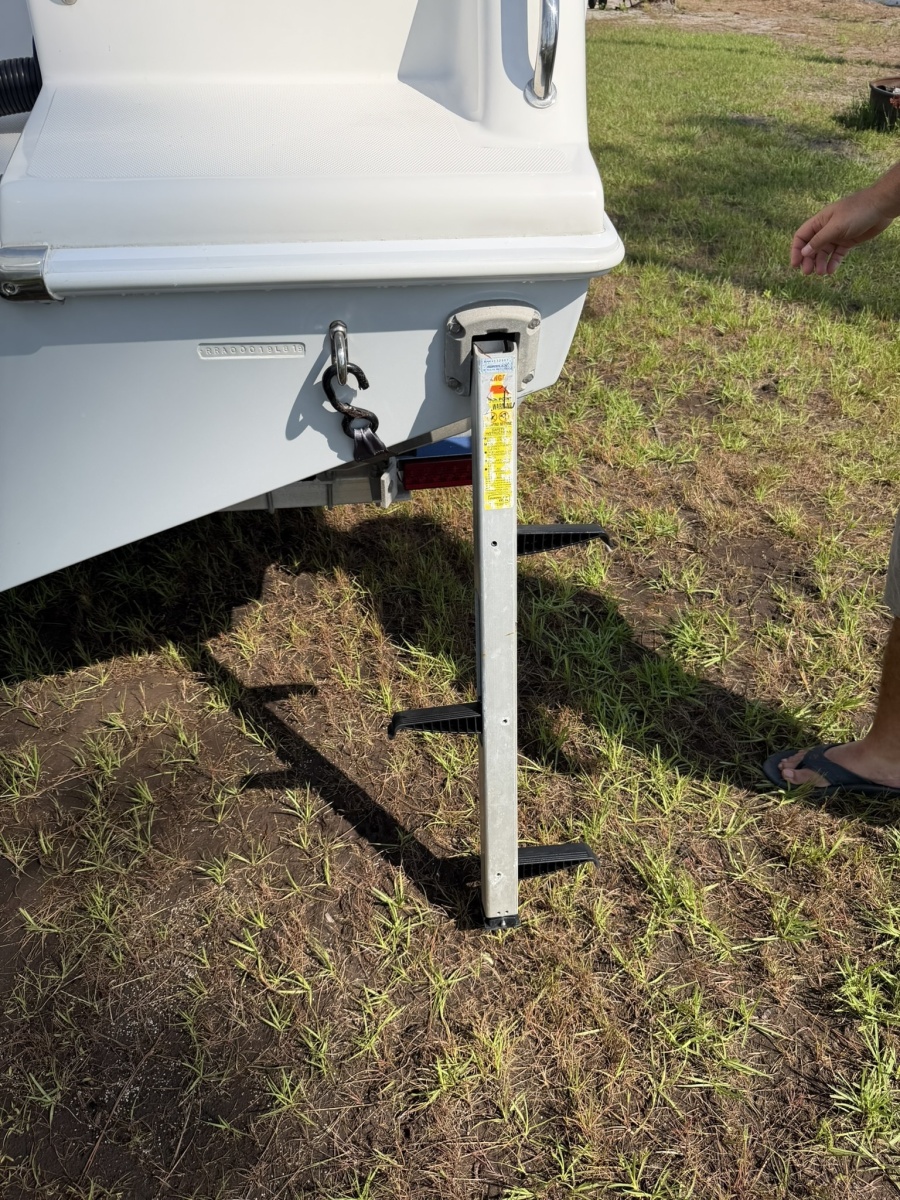 23' 2019 Reef Runner 230XS