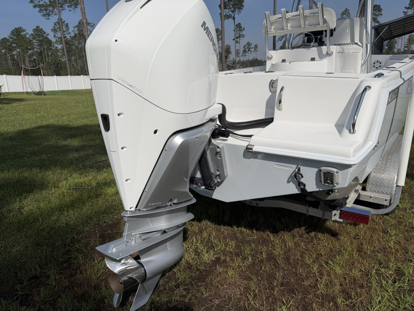 23' 2019 Reef Runner 230XS