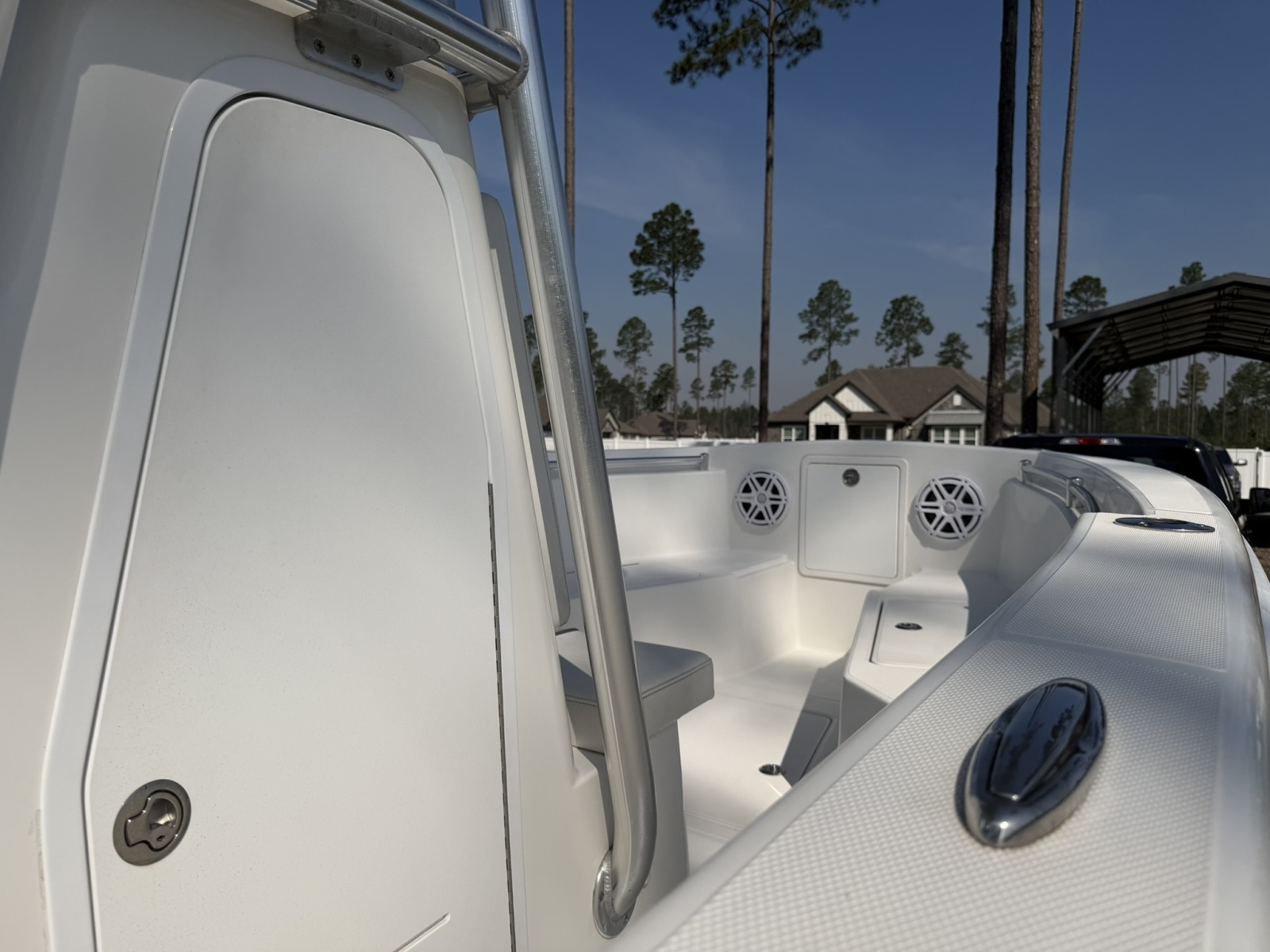 23' 2019 Reef Runner 230XS