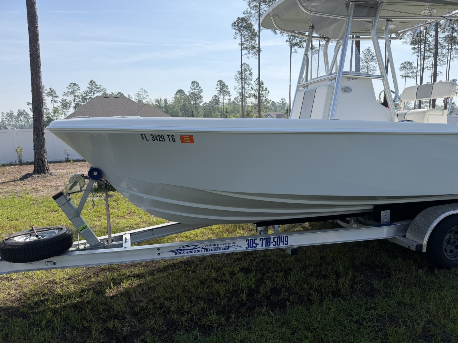 23' 2019 Reef Runner 230XS