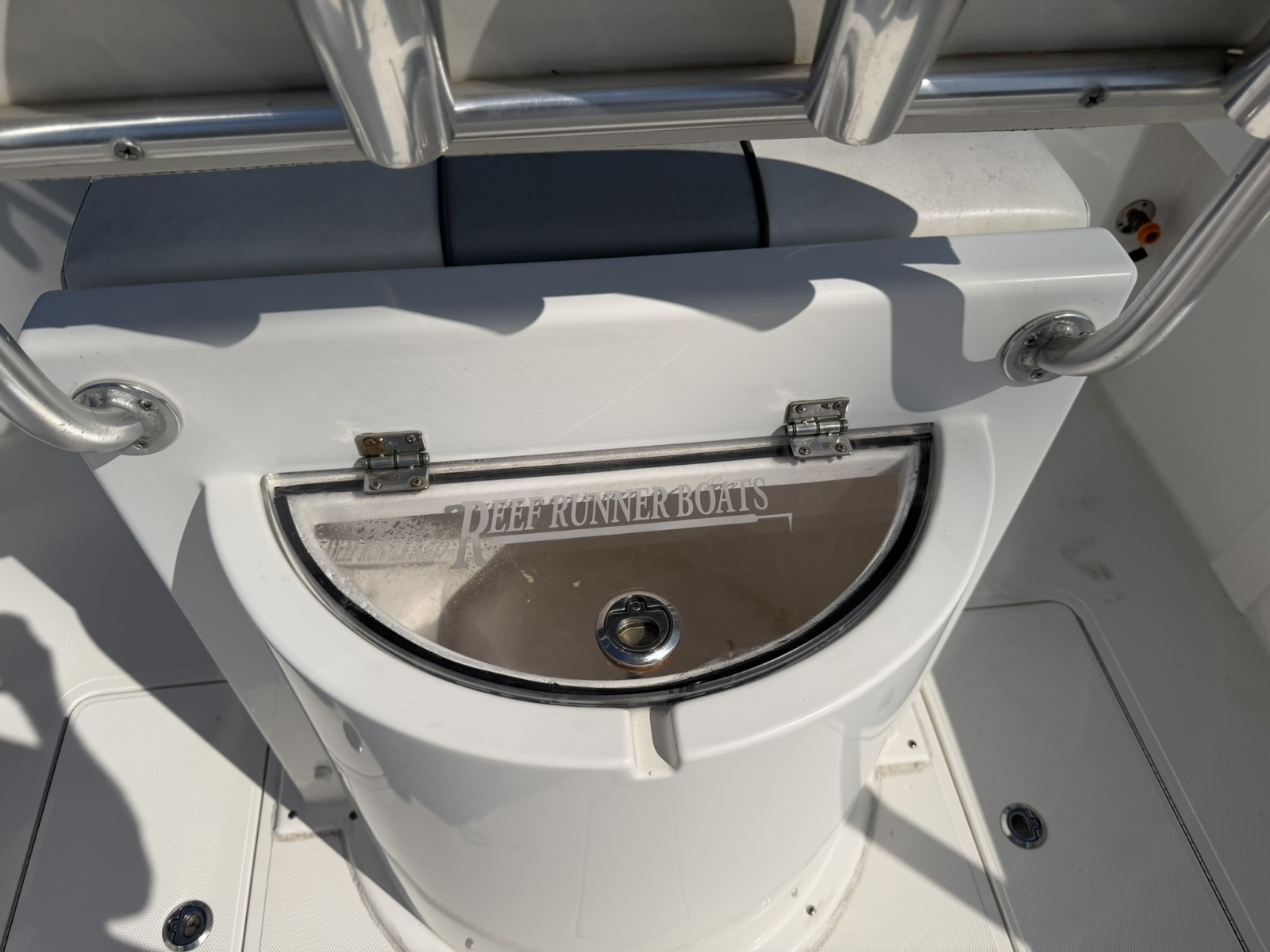 23' 2019 Reef Runner 230XS