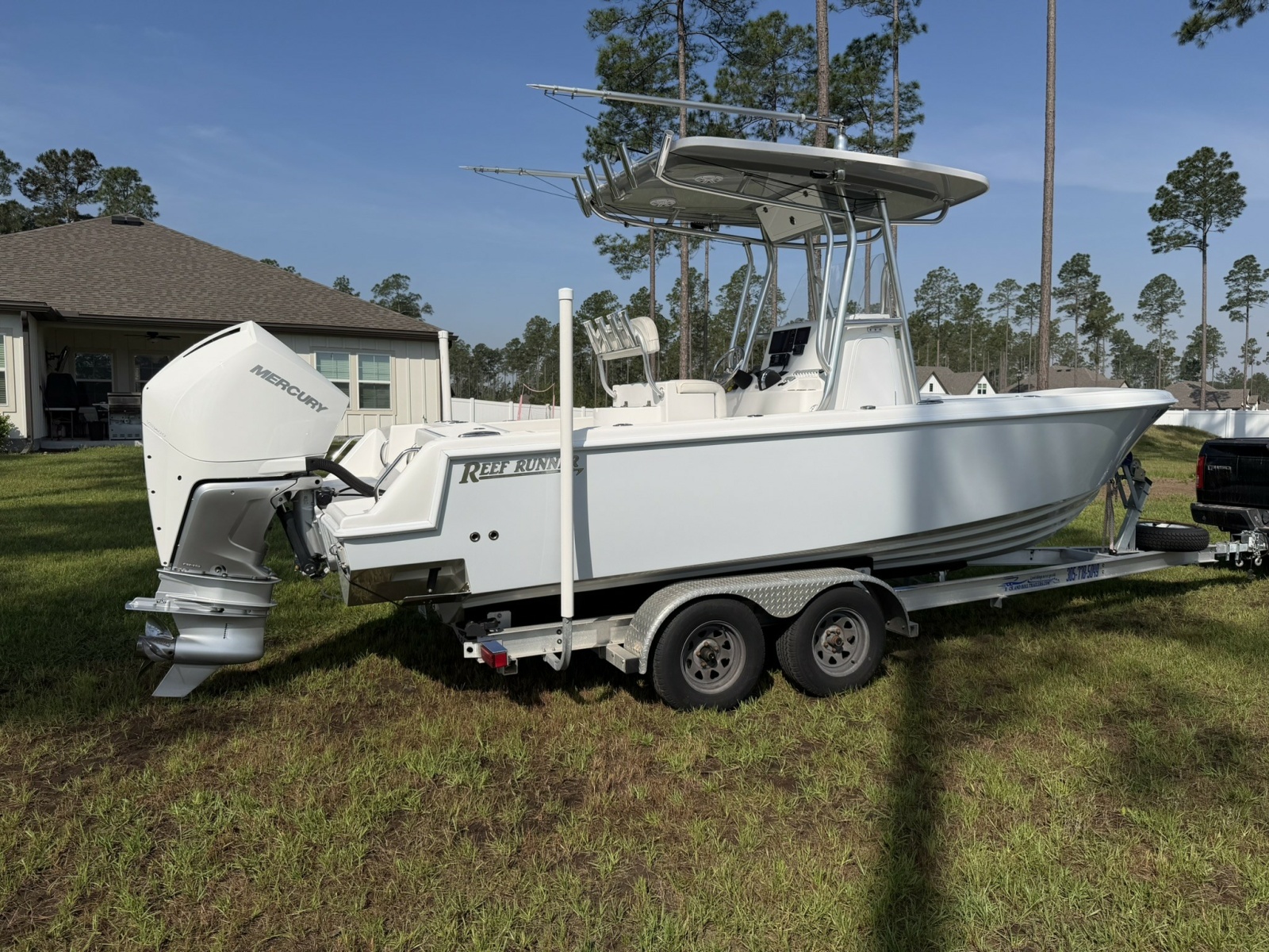 23' 2019 Reef Runner 230XS