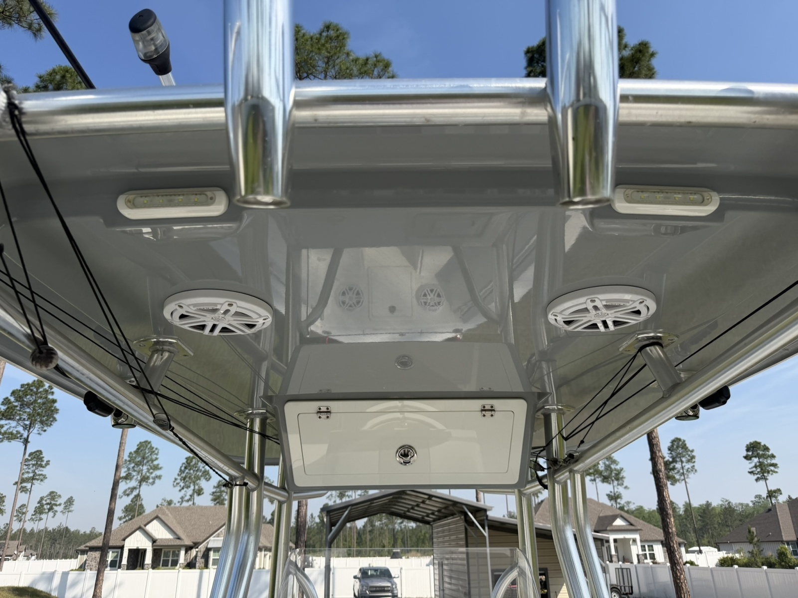 23' 2019 Reef Runner 230XS