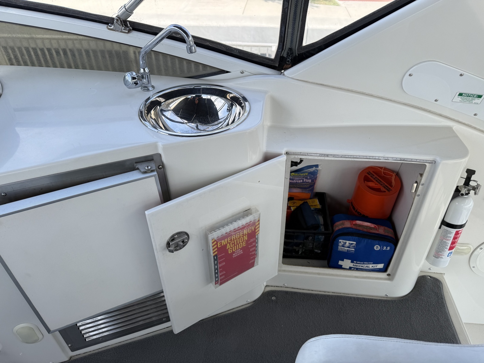 Mist Approach 44ft Carver Yacht For Sale