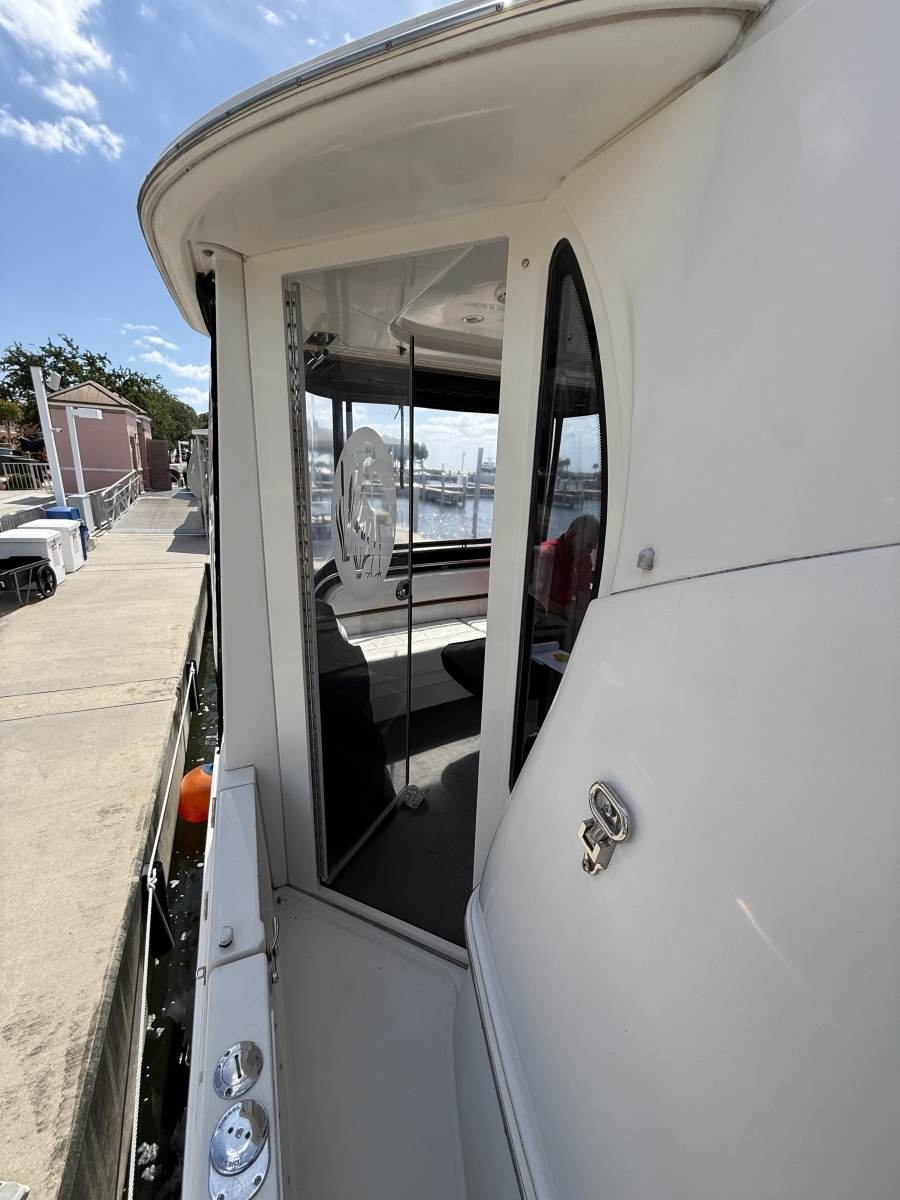 Mist Approach 44ft Carver Yacht For Sale