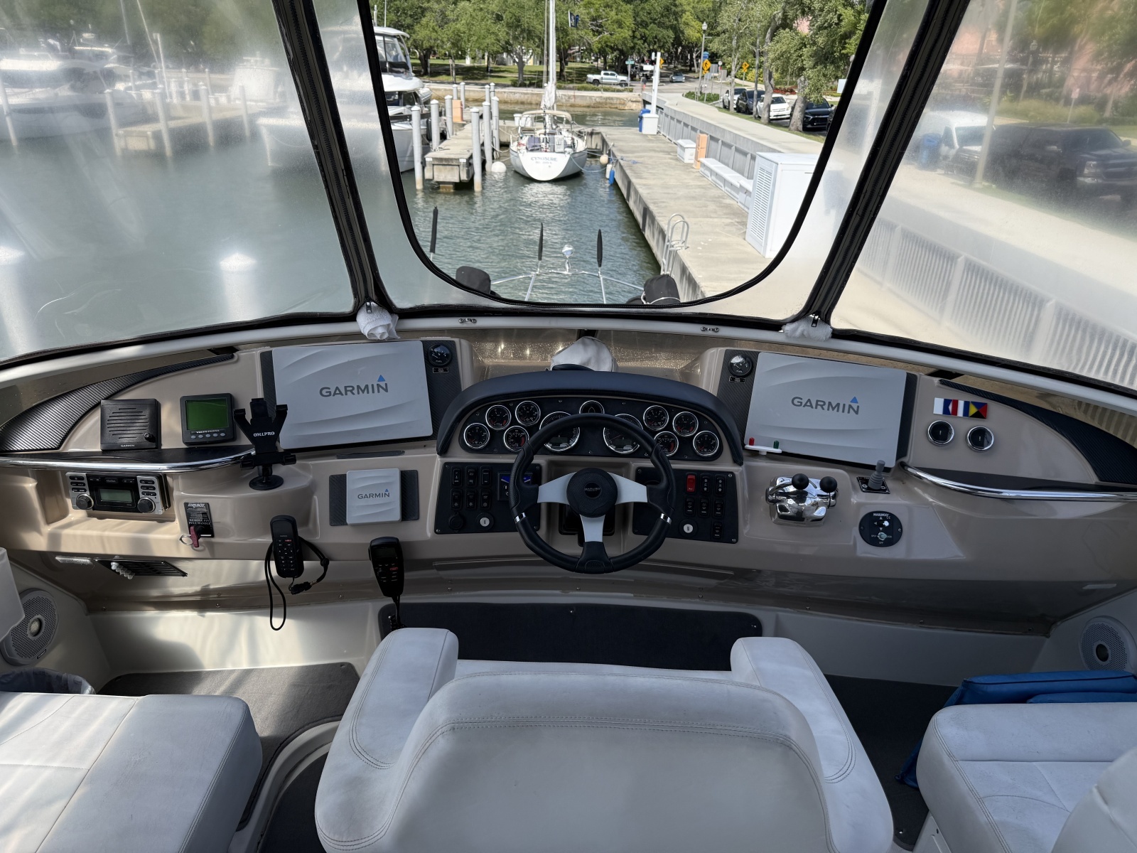 Mist Approach 44ft Carver Yacht For Sale