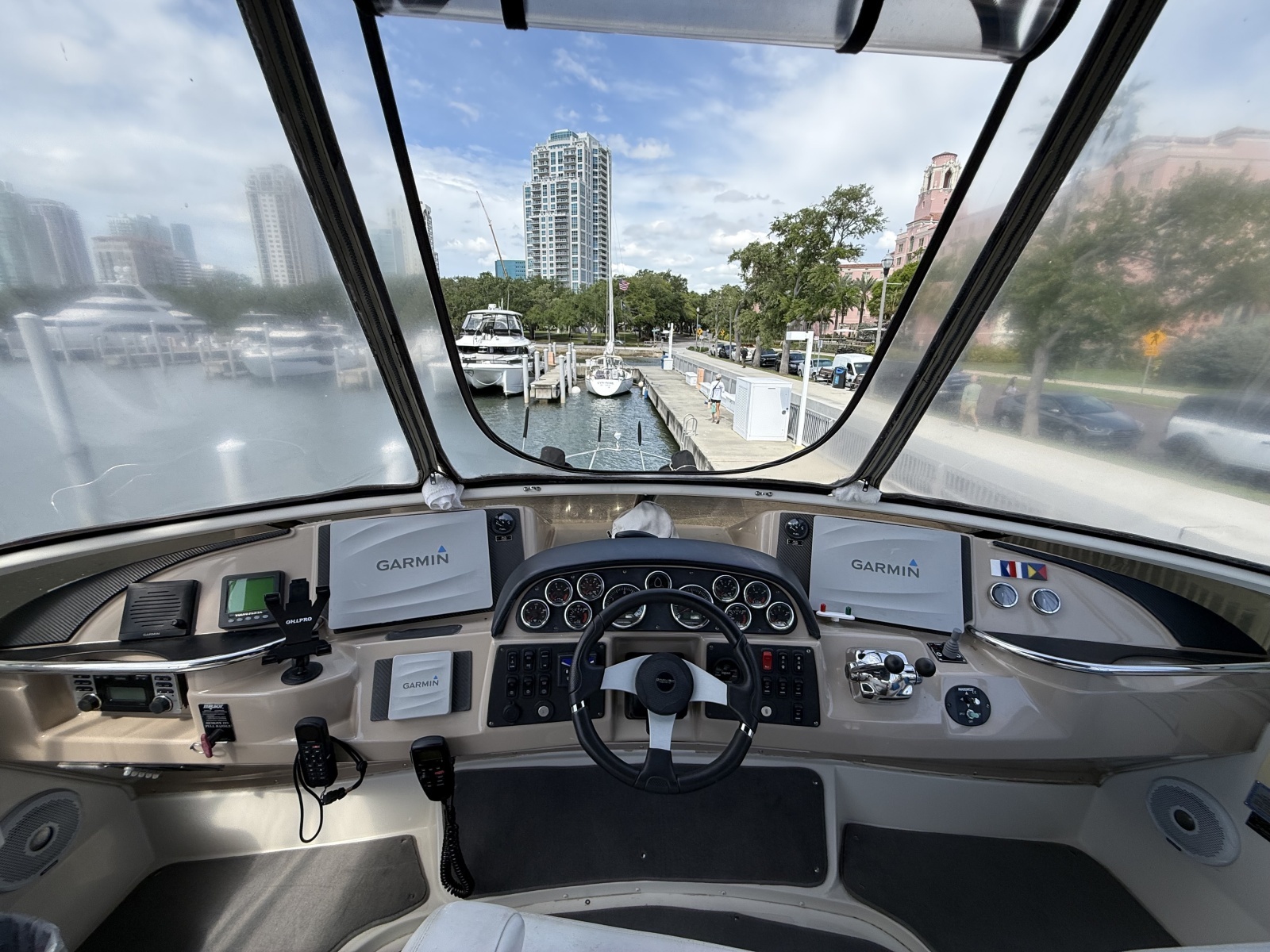 Mist Approach 44ft Carver Yacht For Sale