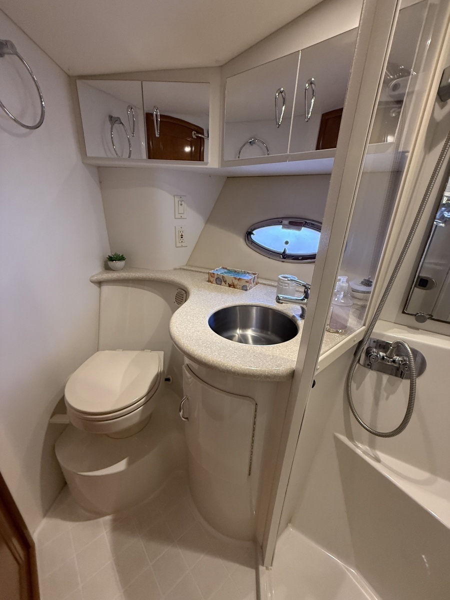 Mist Approach 44ft Carver Yacht For Sale