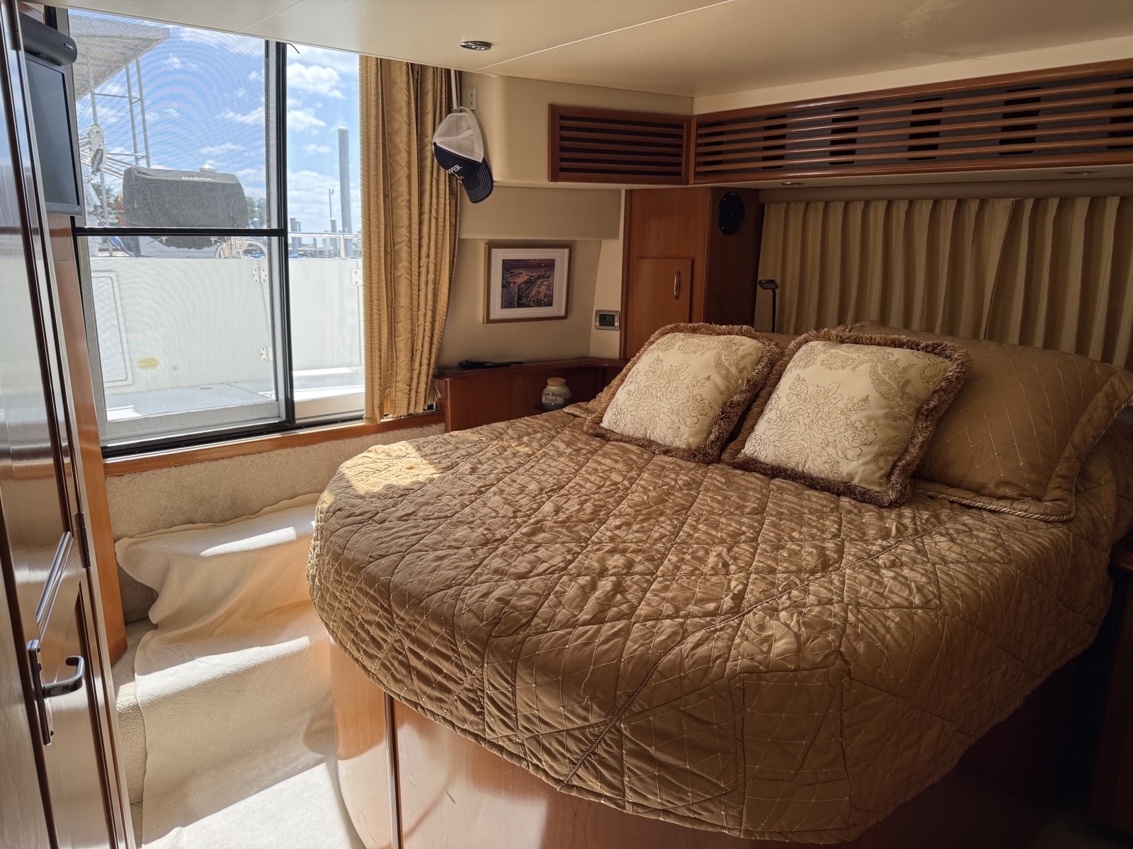 Mist Approach 44ft Carver Yacht For Sale