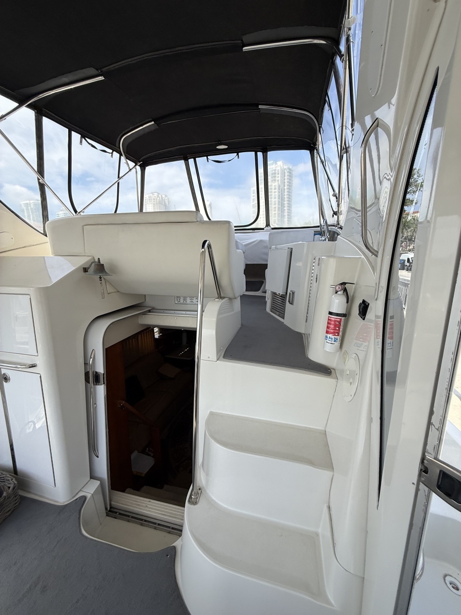 Mist Approach 44ft Carver Yacht For Sale