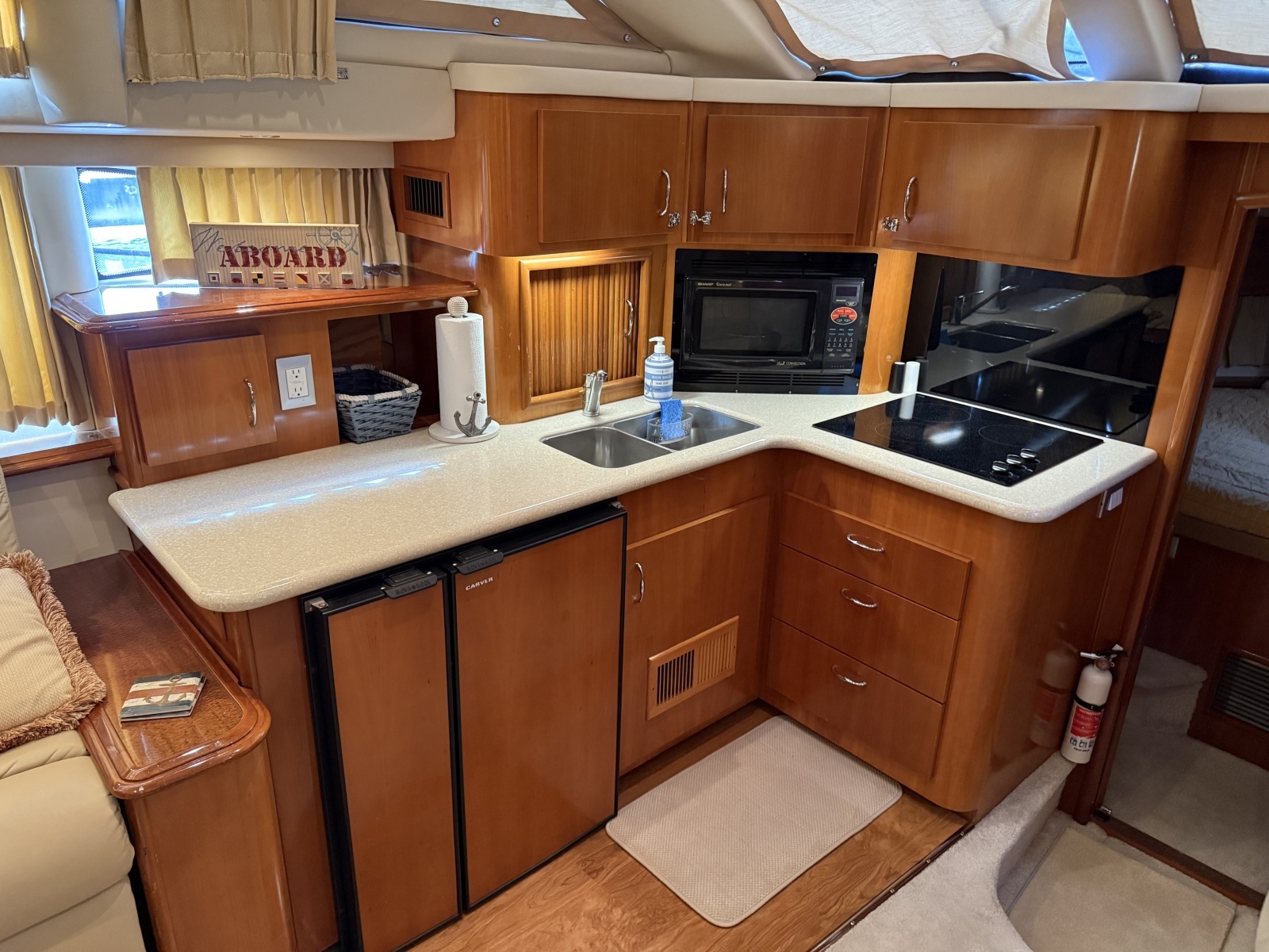Mist Approach 44ft Carver Yacht For Sale