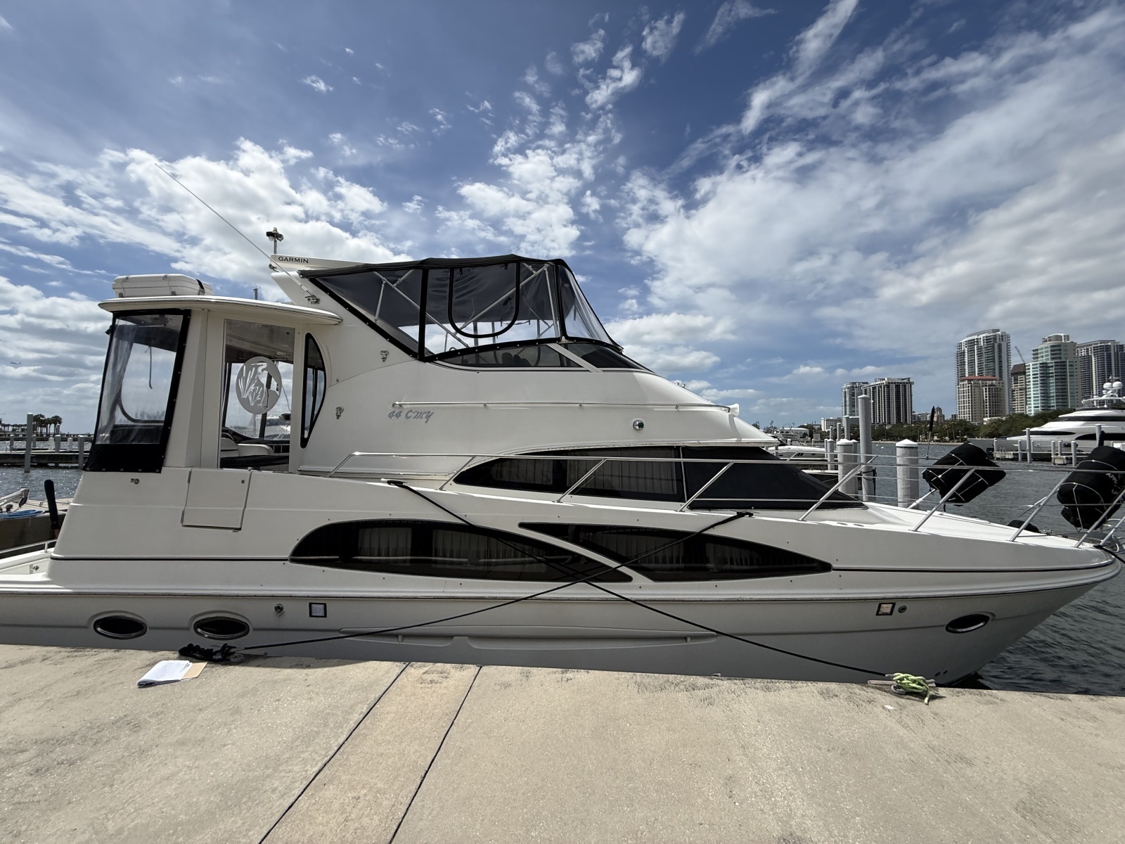 Mist Approach 44ft Carver Yacht For Sale