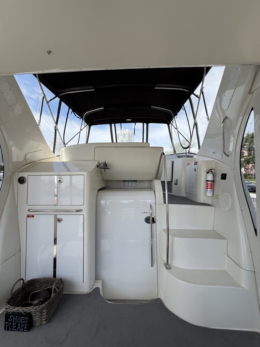 Mist Approach 44ft Carver Yacht For Sale