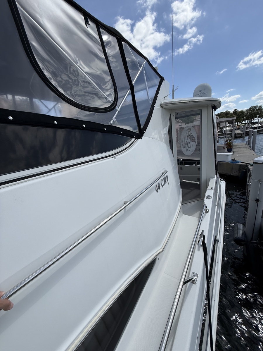 Mist Approach 44ft Carver Yacht For Sale