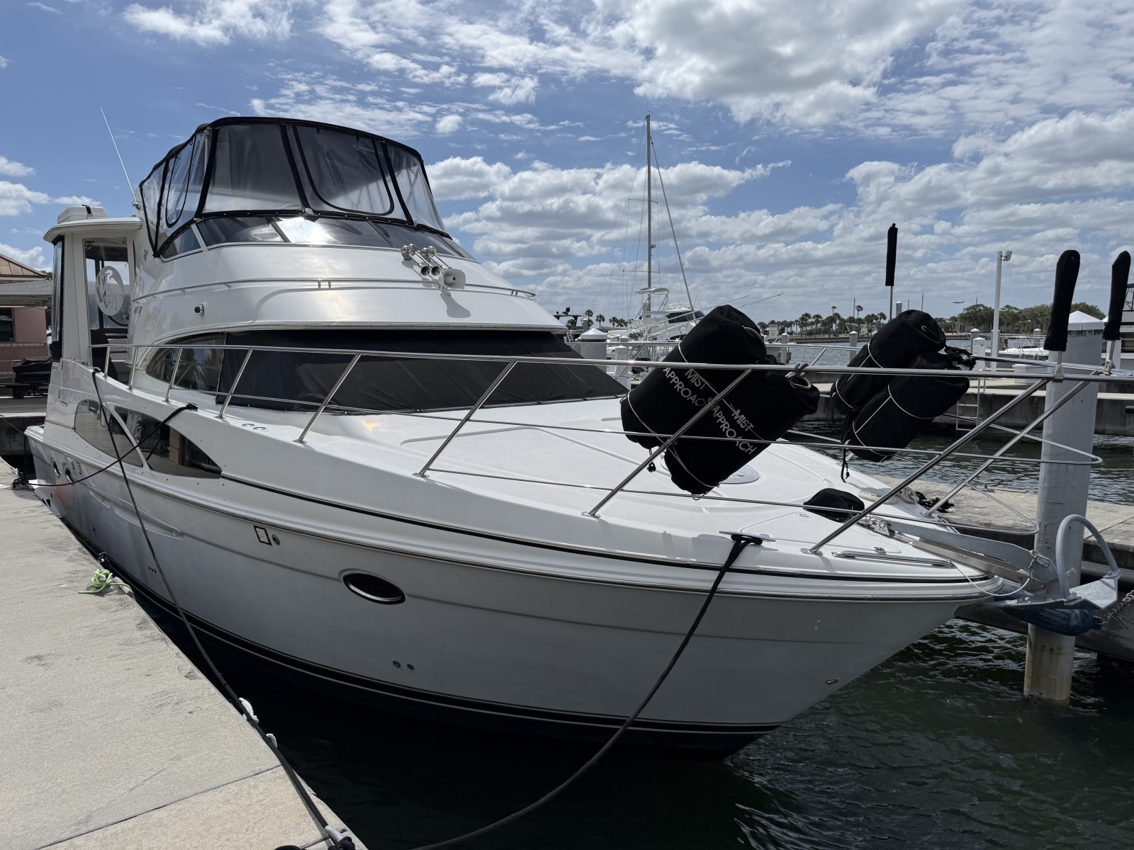 Mist Approach 44ft Carver Yacht For Sale