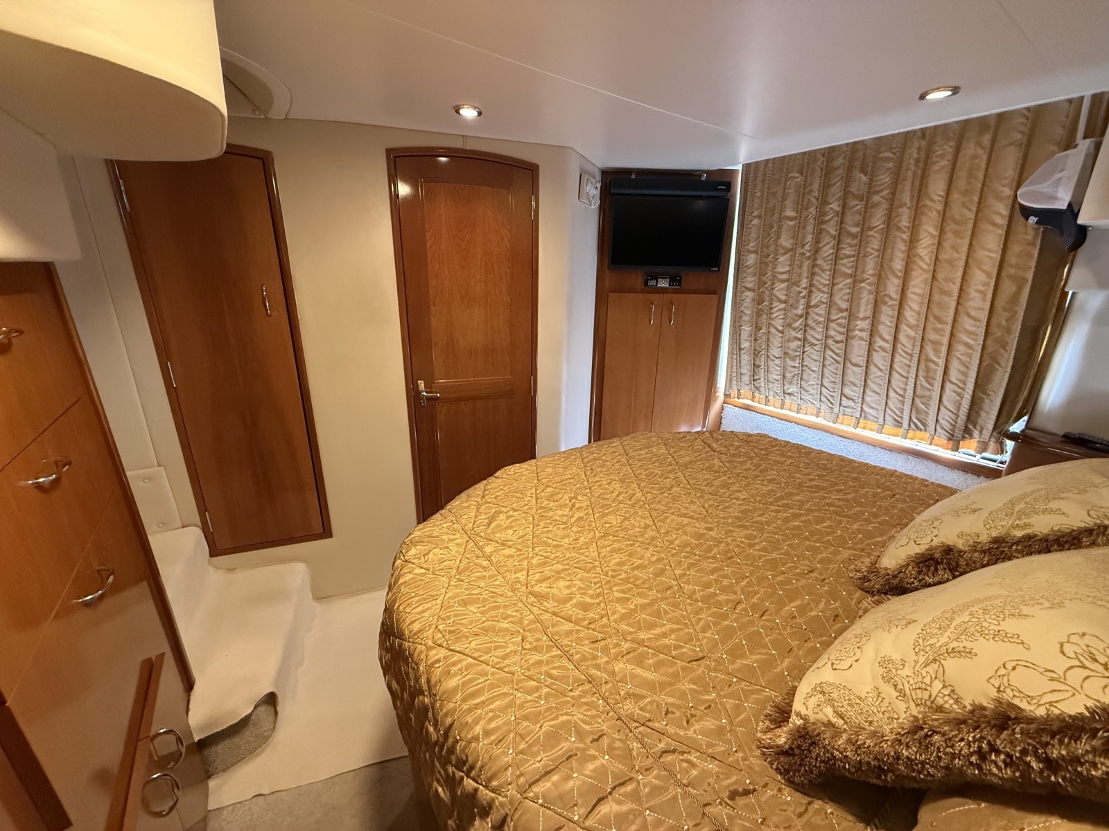 Mist Approach 44ft Carver Yacht For Sale