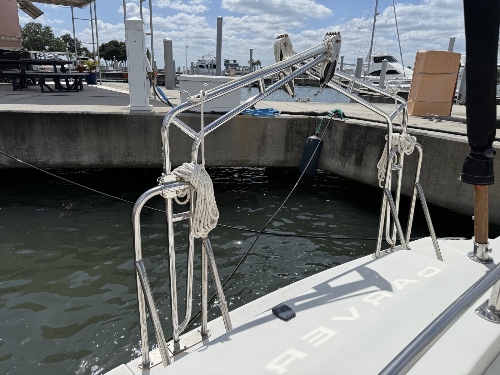 Mist Approach 44ft Carver Yacht For Sale