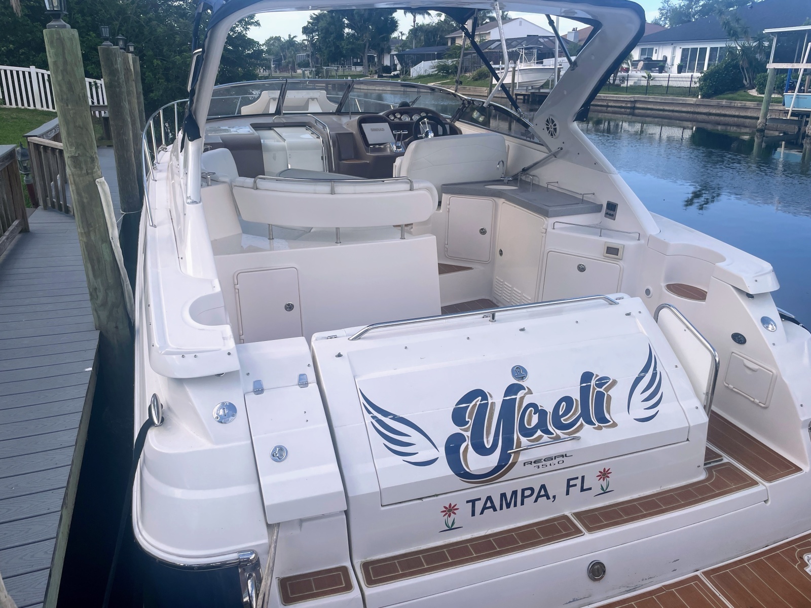 2005 Regal 3560 Express