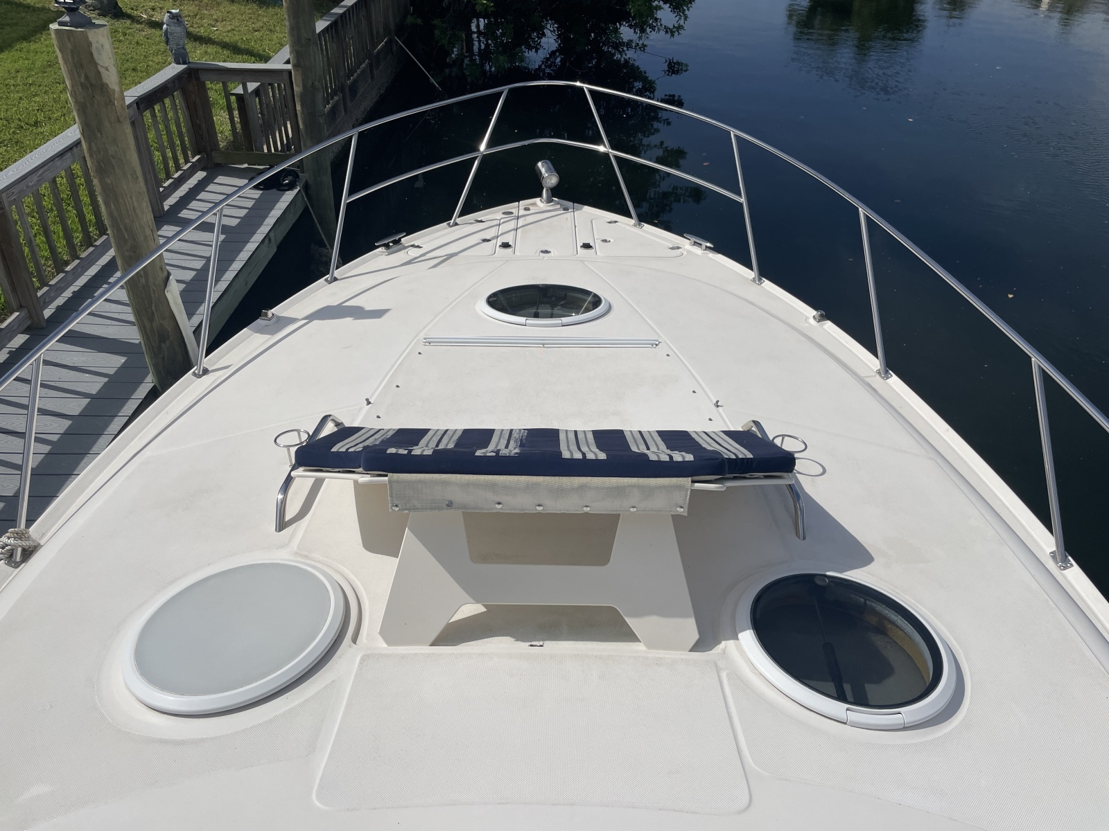 2005 Regal 3560 Express