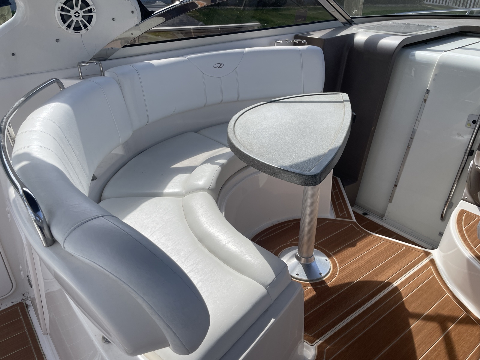 2005 Regal 3560 Express