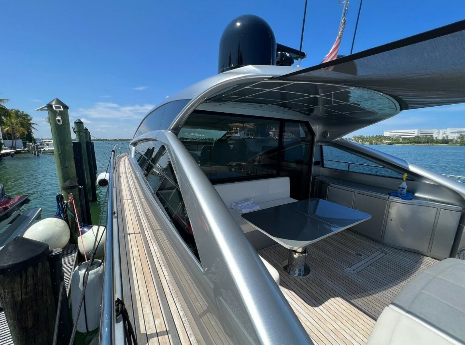 62' 2018 Pershing 
