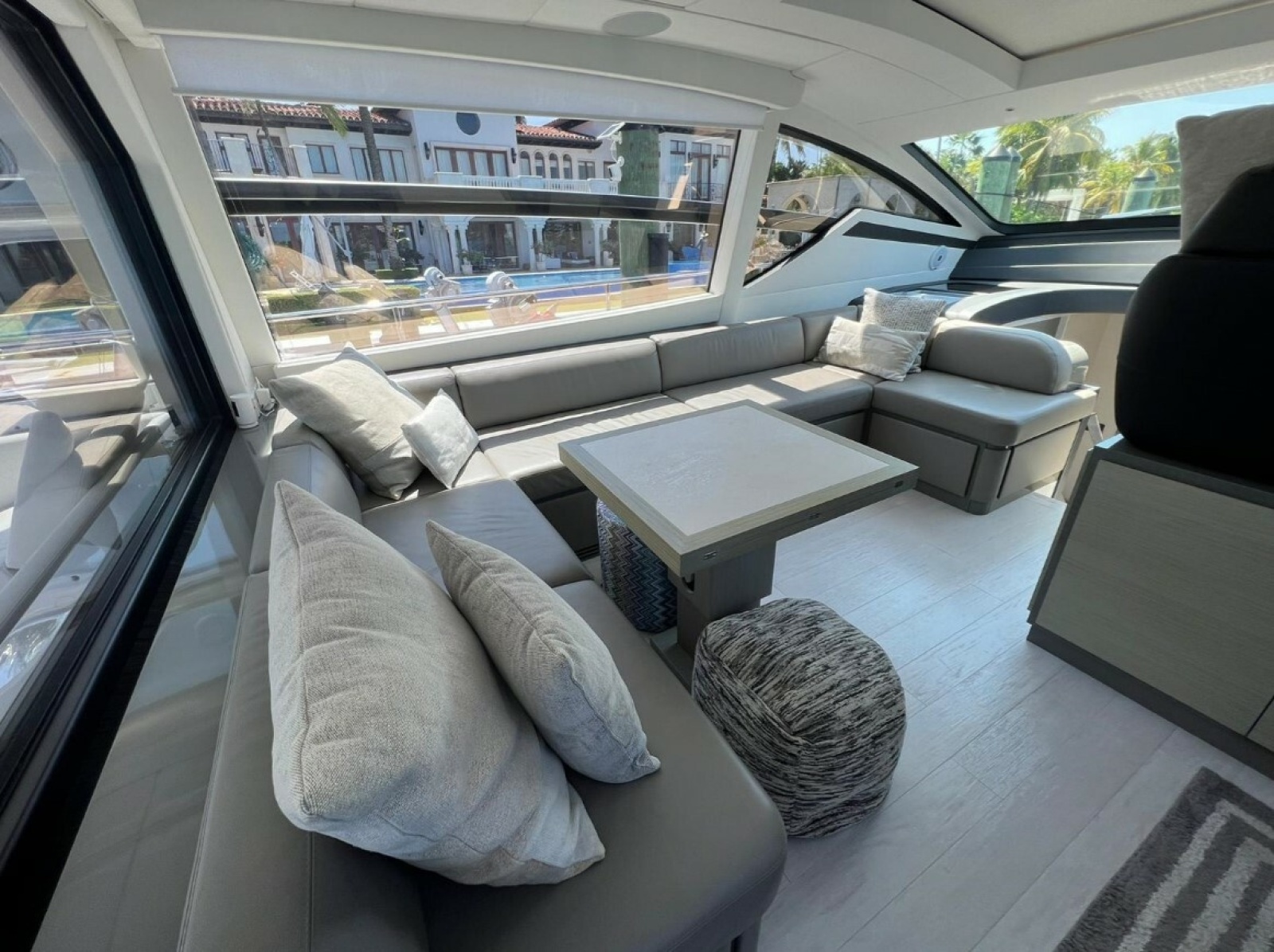 62' 2018 Pershing 