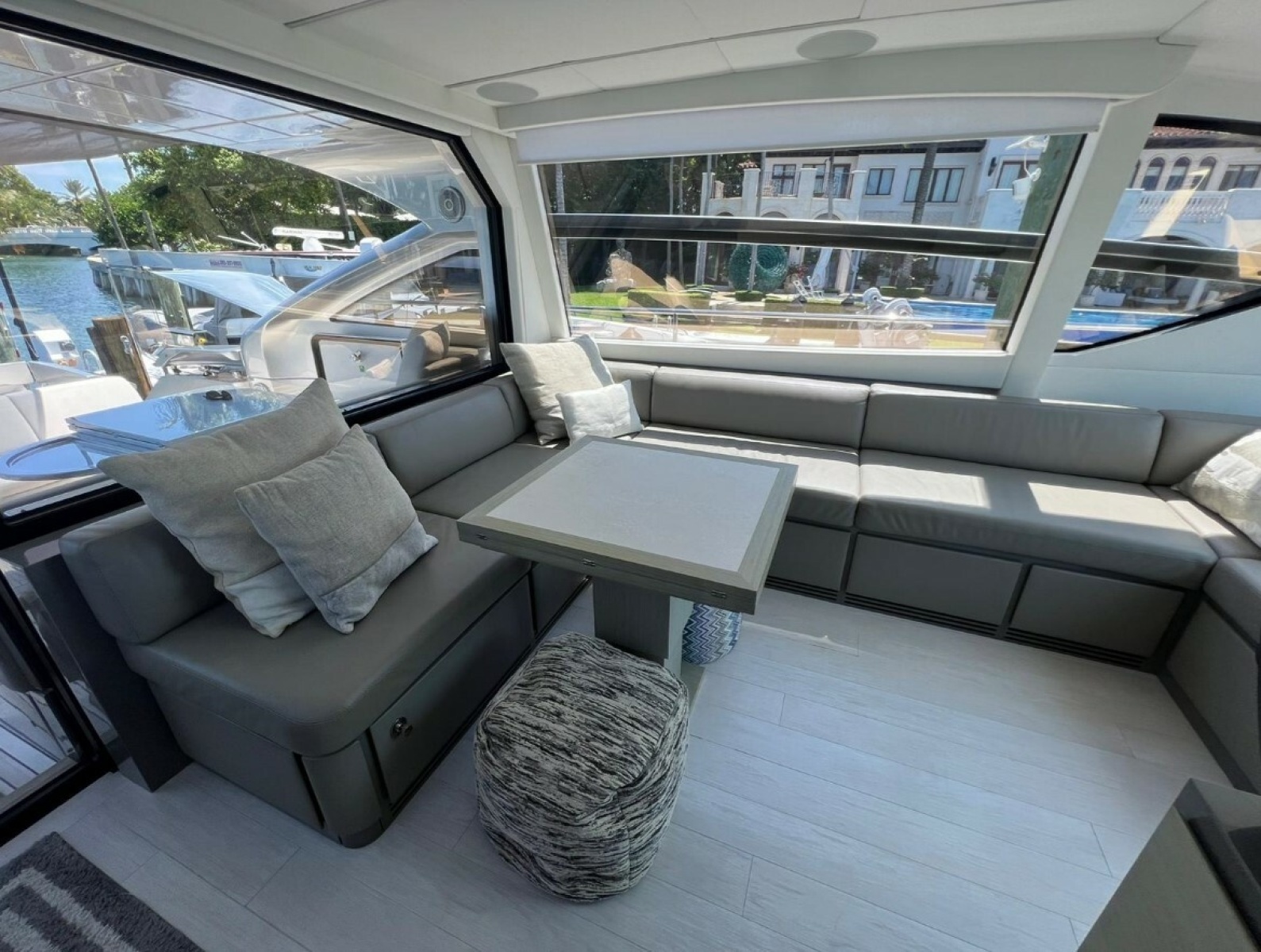 62' 2018 Pershing 