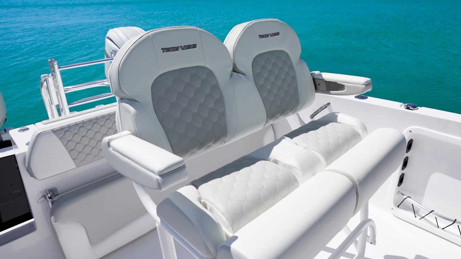 24' 2026 Twin Vee 240 GFX2 CC