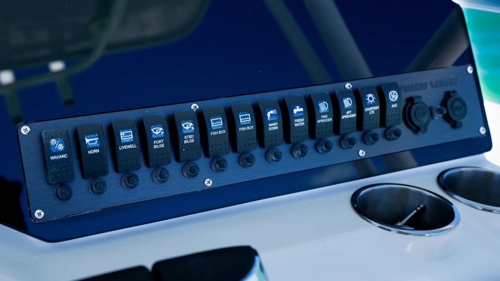 2026 Twin Vee 240 GFX2 CC