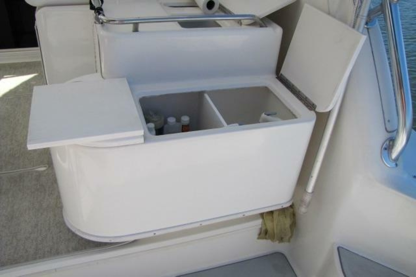 1997 Sea Ray 370 Express Cruiser