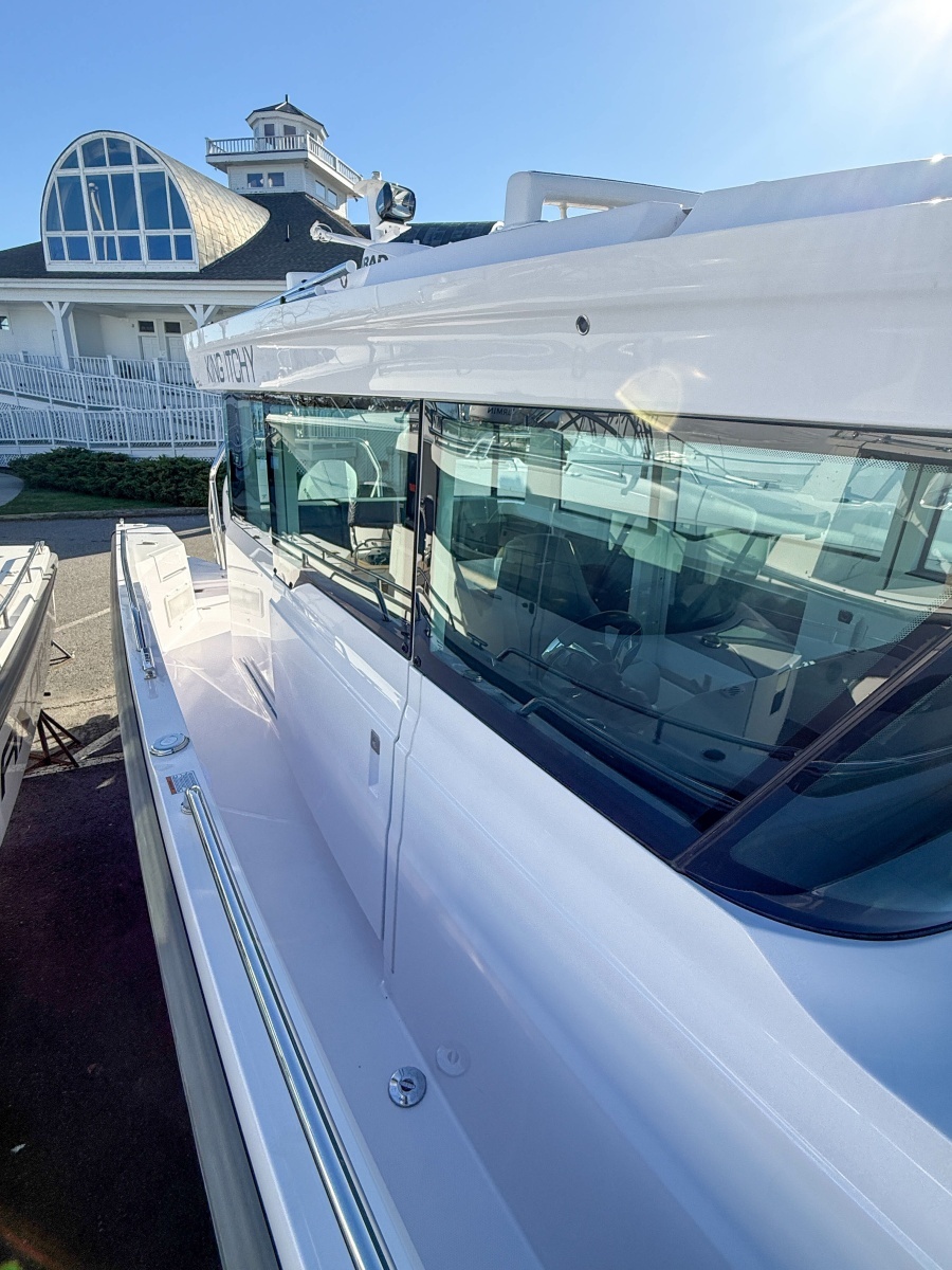 King Itchy 37ft Axopar Yacht For Sale