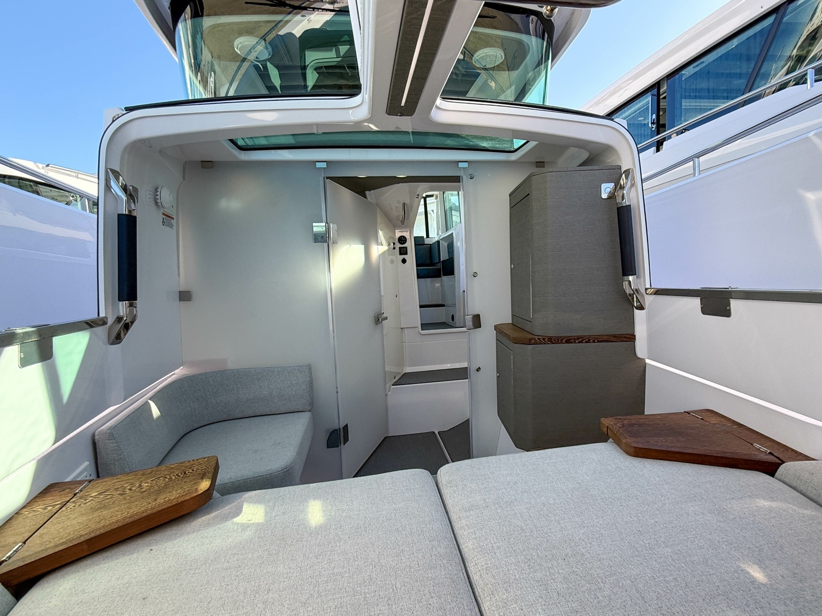 King Itchy 37ft Axopar Yacht For Sale