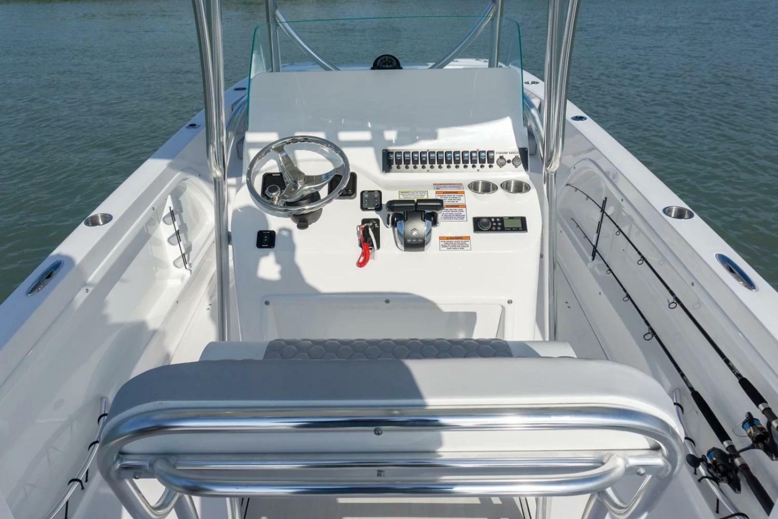 24' 2026 Twin Vee 240 STX CC