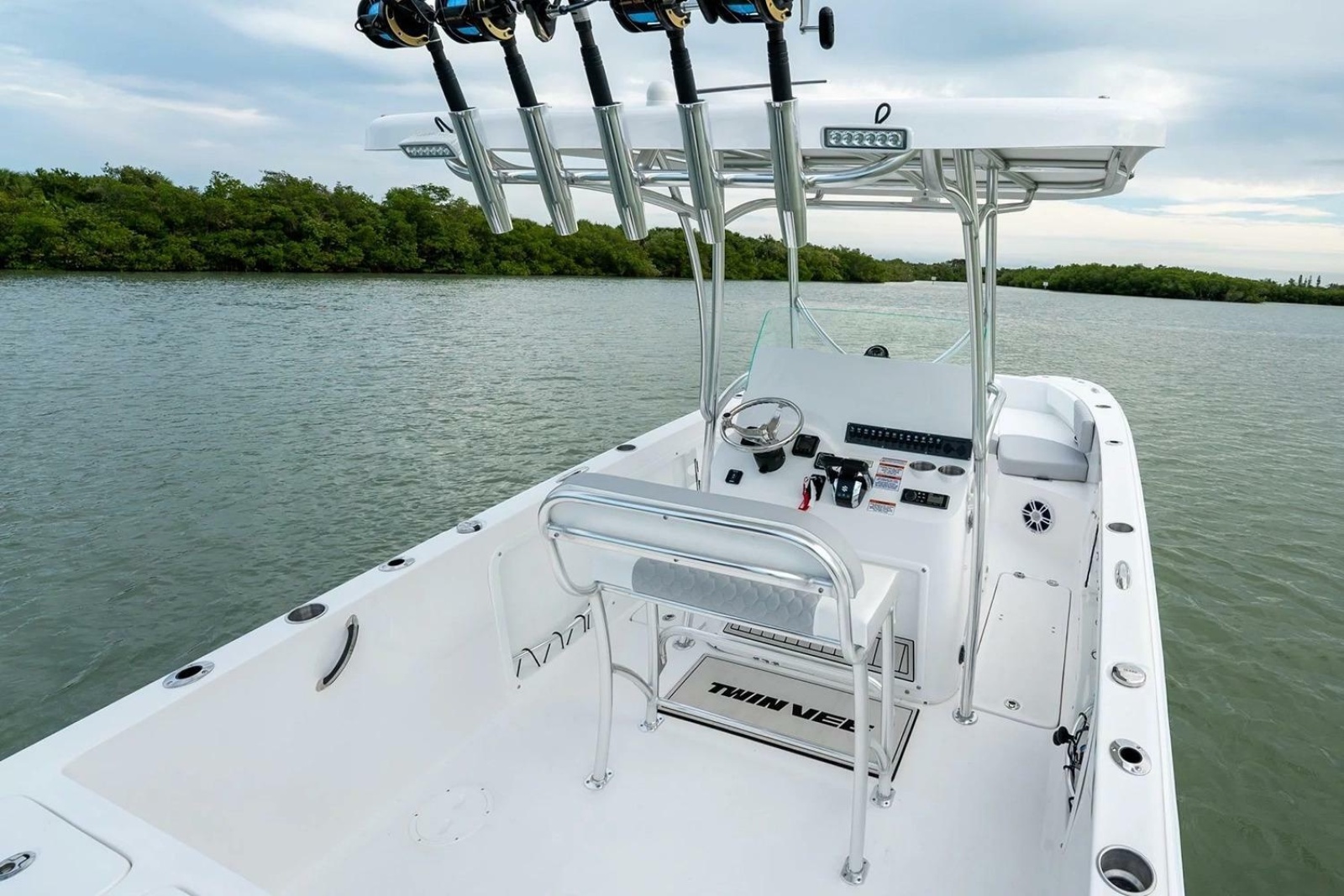 24' 2026 Twin Vee 240 STX CC