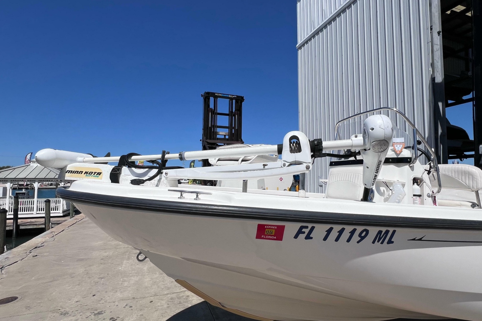 18' 2004 Boston Whaler 180 Dauntless