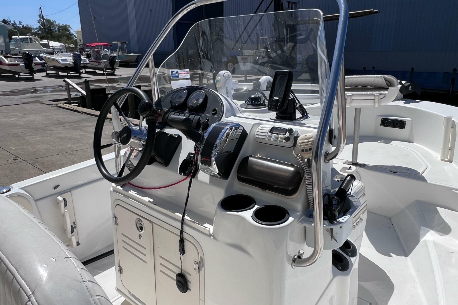 18' 2004 Boston Whaler 180 Dauntless