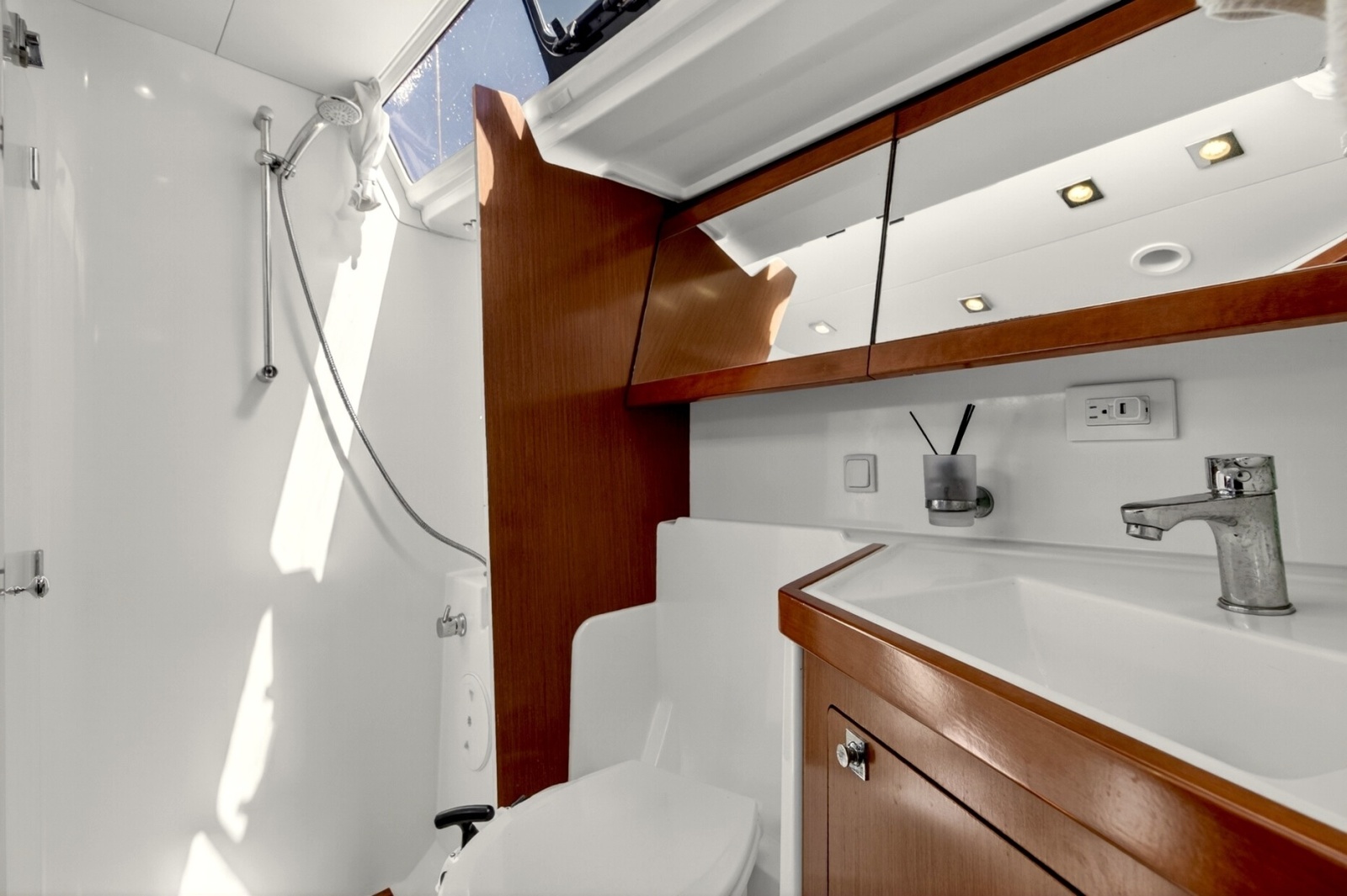 2012 Beneteau Oceanis 48
