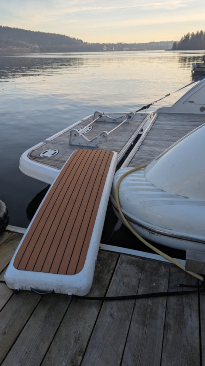 65' 2005 Azimut Fly 62